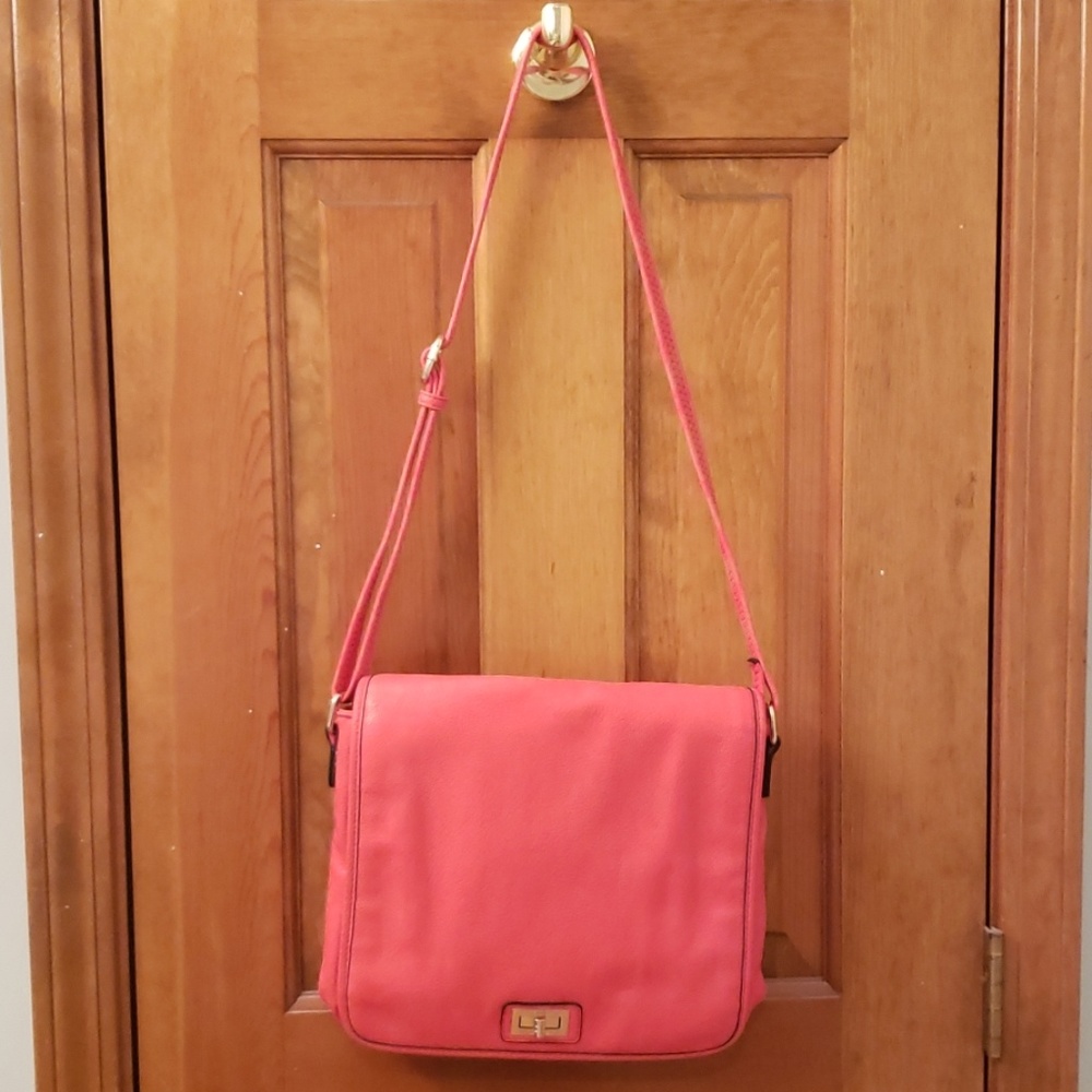 Cute coral purse, perfect for summer!